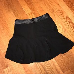 ‘Guess’ black pleated skirt